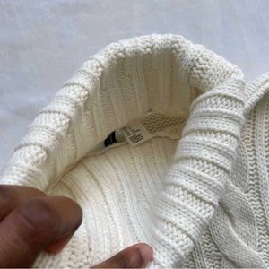 Cable Knit Turtleneck Vest