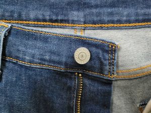 Levis Men 513 Regular Fit Jeans