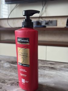 TRESemme Keratin Shampoo | Frizz Control | 580 mL