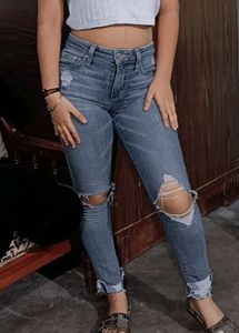 Blue Denim Skinny Fit Highwaisted Ribbed Jeans  Size 26-28waist