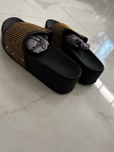 Heeled Sliders