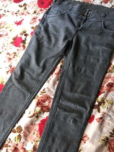Gray High-Waisted Jeans