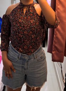 ✨Lee Cooper Off-Shoulder Top – Size S ✨