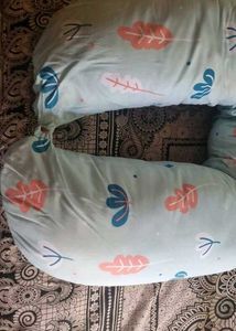 Brand new pregnancy and feeding pillow
