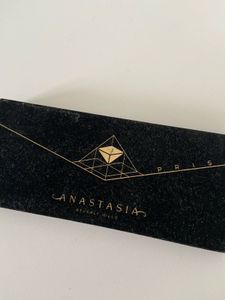 Anastasia Beverly Hills Eyeshadow Prism Palette