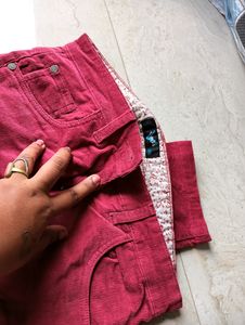 Maroon Touger