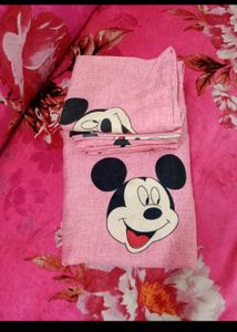 Bed Sheet With 4 Pillow Covers (86x87 Inches)