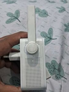 TP LINK WIFI EXTENDER RE305 AC1200