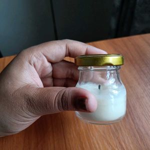 Vanilla Candle With Free Butterfly Clips