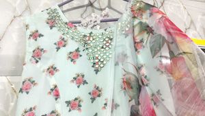 New Floral Embroidered Kurta Set