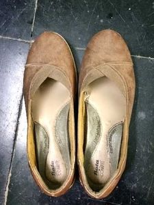 Comfortable Brown Ballerinas
