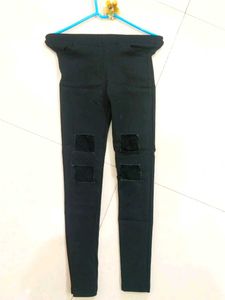 edgy black ripped jeans with comfort&amp; style!!!