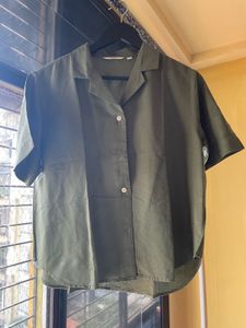 Uniqlo olive green cuban collar shirt