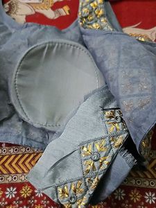 Padded Blouse  With Sleeves