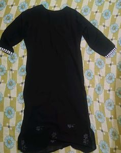 Elegant Black Embroidered Kurta