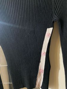 Ribbed Black top