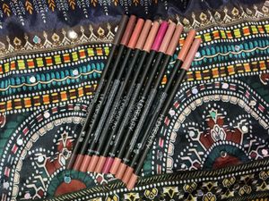 Huda Beauty Lip Contour Bundle