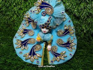 Laddu Gopal Derss