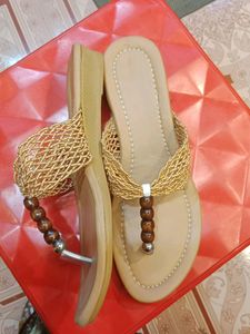 Goldan Damru Chappal