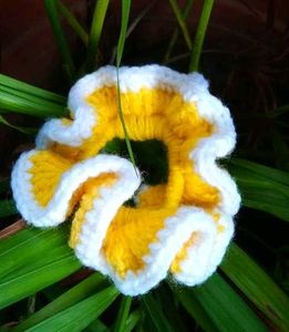 Mom&#39;s Made Woollen Scrunchies