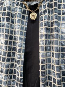 Stylish Checked Shrug