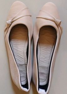 Elegant Beige Ballet Flats
