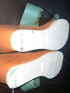 Short heel ladies footwear Totally new