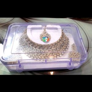 Elegant Gold &amp; Crystal Jewelry Set