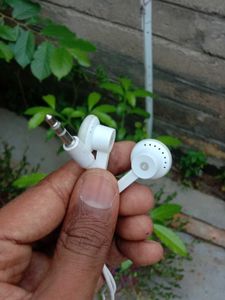 🎧 2Pcs Wired Earphones – 1 Lightning + 3.5mm Jack
