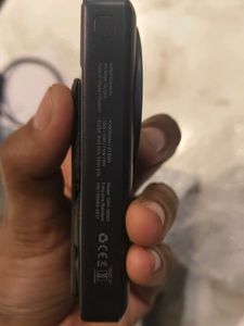 Vaku Luxos Wireless Power Bank