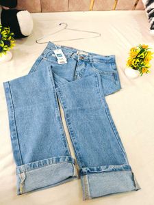 Stylish Light Wash Jeans