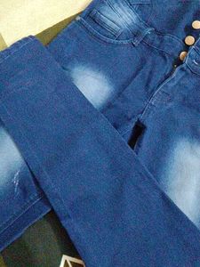 Stylish High-Waisted Jeans