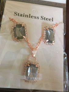 Emerald Jewelry Set