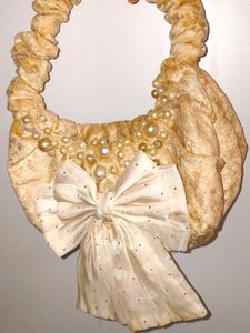 Luxurious Handbag With Removable Hair Bow