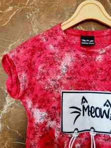 Red-pink &#39;Meow&#39; Graphic Tee