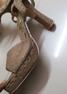 Golden Heels Block 5 Inches