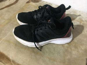 Walkaroo Sport Shoes  Size: Ind 7 US 8 EUR:41