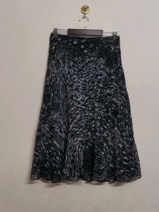 Elegant Patterned Skirt