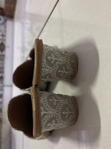 Embroidered Pointed Toe Mules