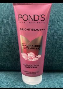 Pond&#39;s Bright Beauty Face Wash