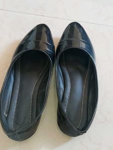 Black Patent Leather Pointed Toe Flats