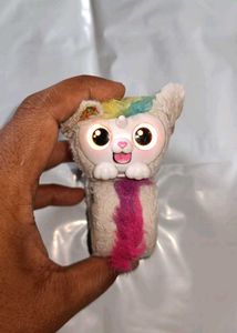 WowWee Fingerlings Hugs Unicorn