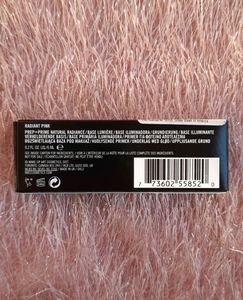 Mac Natural Radiance Base Lumiere