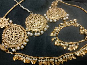 Gorgeous Gold-Tone Jewelry Set