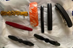 Set Of 7 Hair Clips
