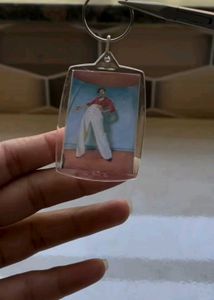 FAVOURITE ARTIST/ALBUM KEYCHAIN