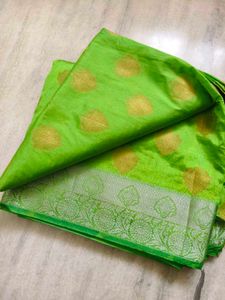 Regal Green &amp; Gold Brocade Saree Set 🦜