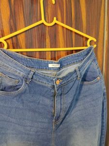 Freakins jeans in brand new condition