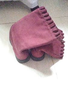 Kids Solid Snow Boots In Velvet Maroon.