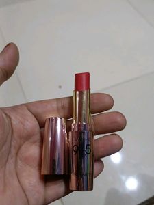Red Colour Lakmi 9 To 5 Lipstik